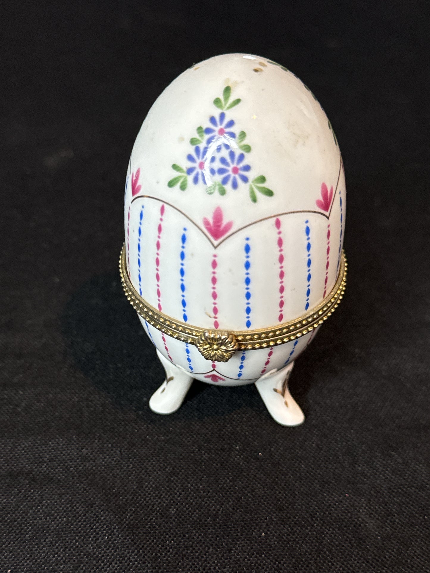 Gorgeous 4" Decorative Egg with Hinge and 3 Legs