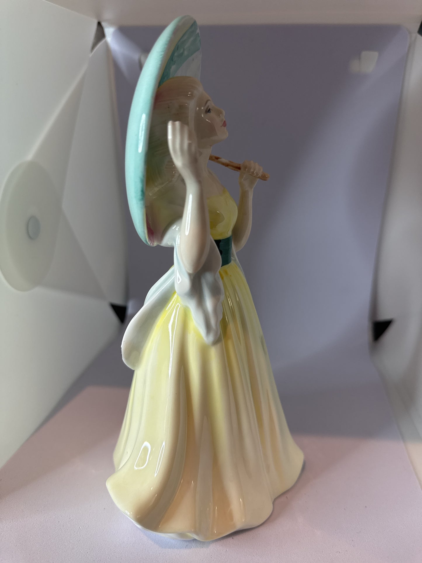 Royal Doulton "Jane" HN 2806 Porcelain Figurine Hand Made in England 1982 8.5" Tall