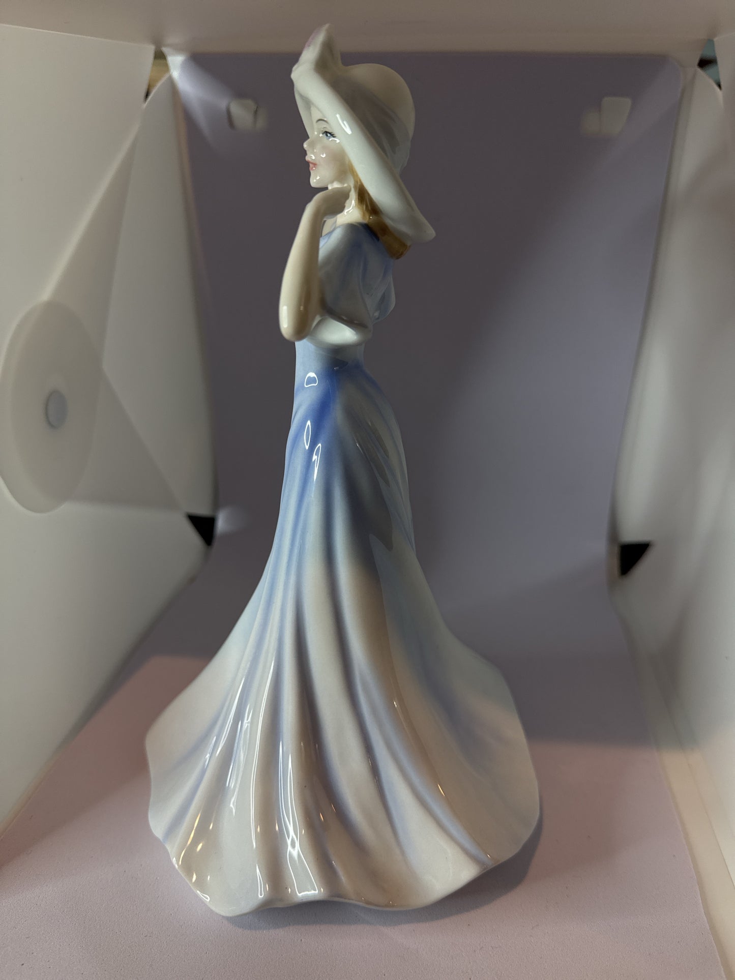 Royal Doulton "Olivia" HN3717 Chelsea Collection Bone China Figurine 8.75" Tall