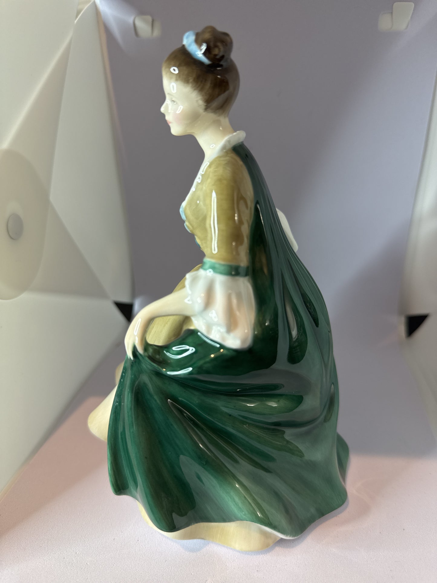 Royal Doulton "Elegance" HN2264 Figurine - Hand Painted Bone China - England - 1958 7" Tall