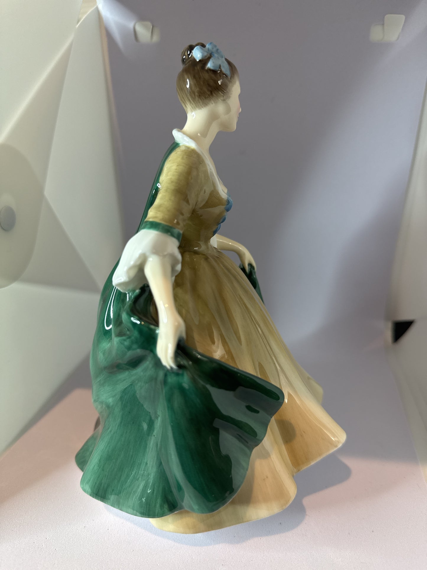 Royal Doulton "Elegance" HN2264 Figurine - Hand Painted Bone China - England - 1958 7" Tall