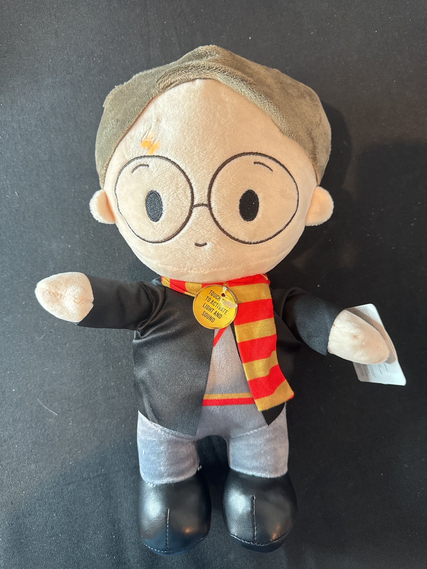 Harry Potter Plush with Light on Forehead Activated w/ Touch of Chest & Makes Sound New