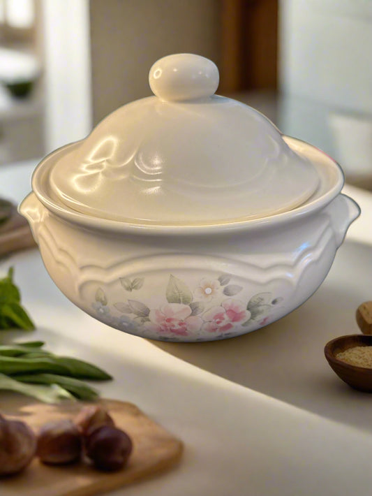 Pfaltzgraff Tea Rose 2 Quart Casserole Dish with Lid 8" Wide with Handles Vintage