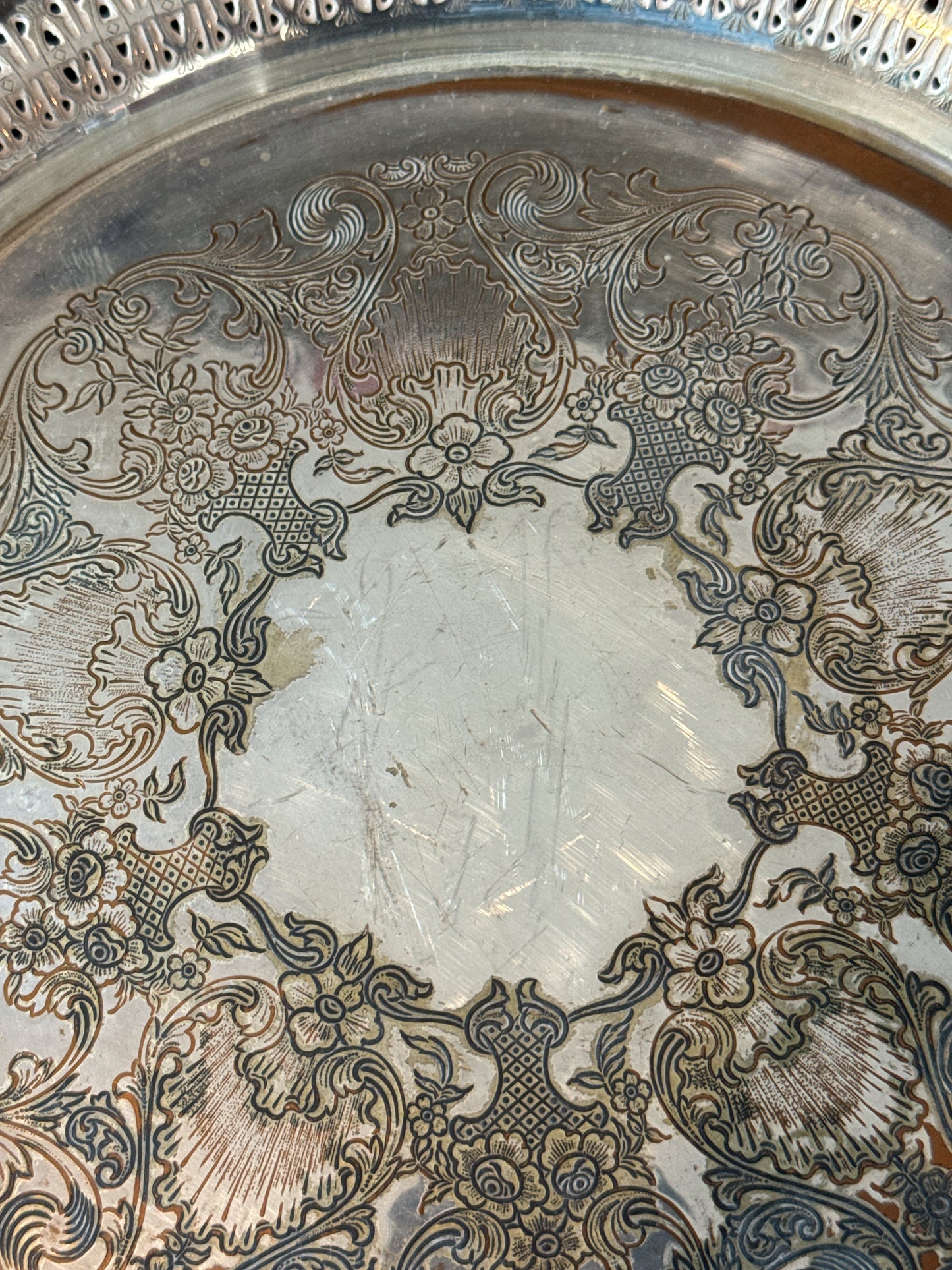 International Silver Wm Rogers 170 Silver plated 12" Round Sandwich Tray Lightly Tarnished