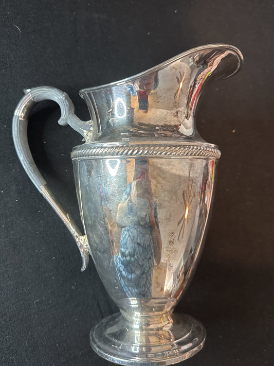 International Silver Castleton 685 Silverplated Water Pitcher Flaking on Handle 10" Tall