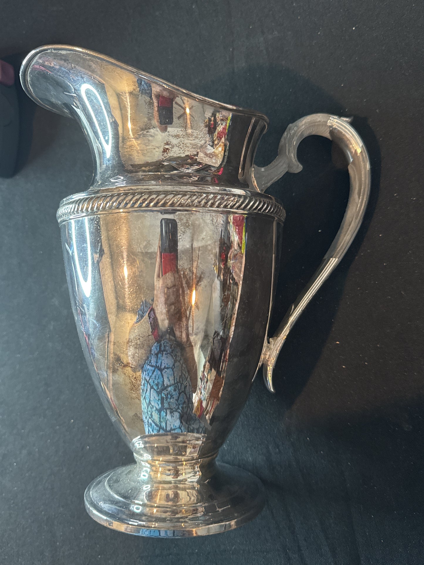 International Silver Castleton 685 Silverplated Water Pitcher Flaking on Handle 10" Tall