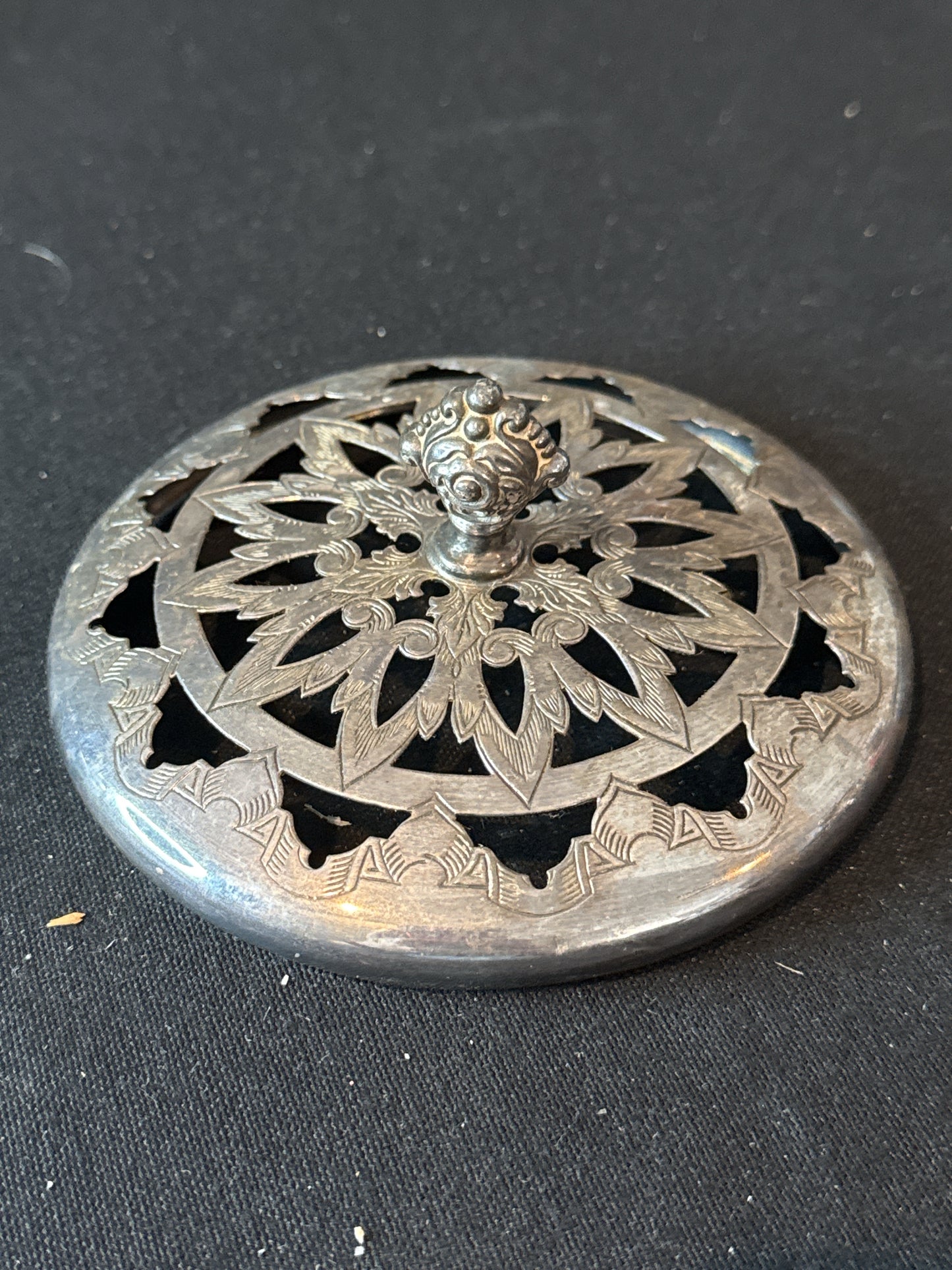 Silverplate Lid Flower Organizer 4.5" Across
