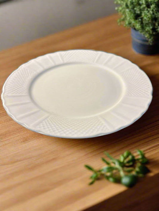 Farberware Lattice White Dinner Plate 10 5/8" Wide