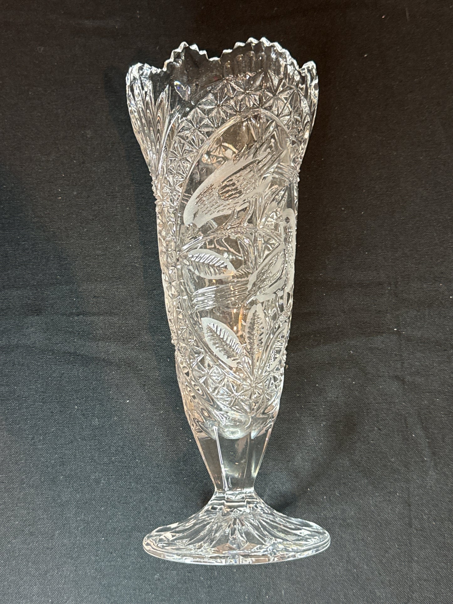 Hofbauer Byrdes Aramis Birds Hand-Cut 10" Lead Crystal Bouquet Vase