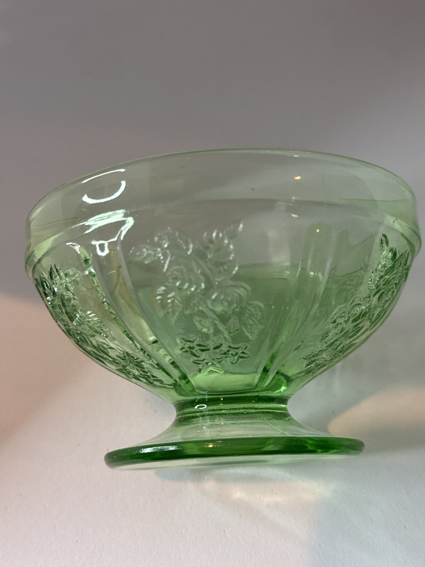 Sharon Green Depression Glass Set of 4 Champagne/Tall Sherbert 2 3/8" Tall Uranium Glows