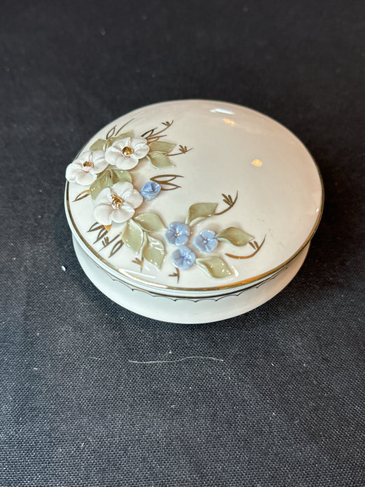 Vintage Russia Fenix Kislovoksk Porcelain Trinket Box Sugar Bowl Lidded Approx. 4" Wide