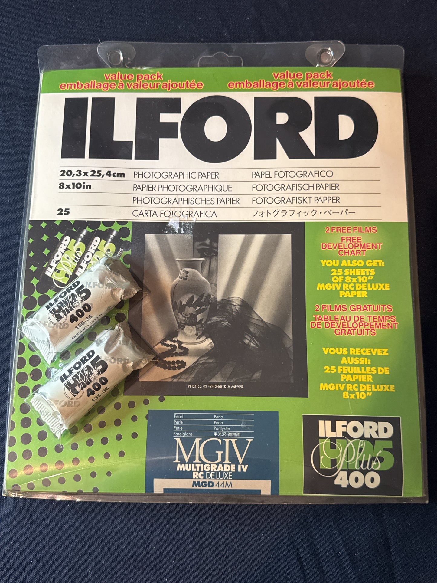 25-Sheet Pkg Ilford 8X10" MGIV RC Deluxe Pearl Paper w/ 4 Rolls Expired 400 Film May 2007