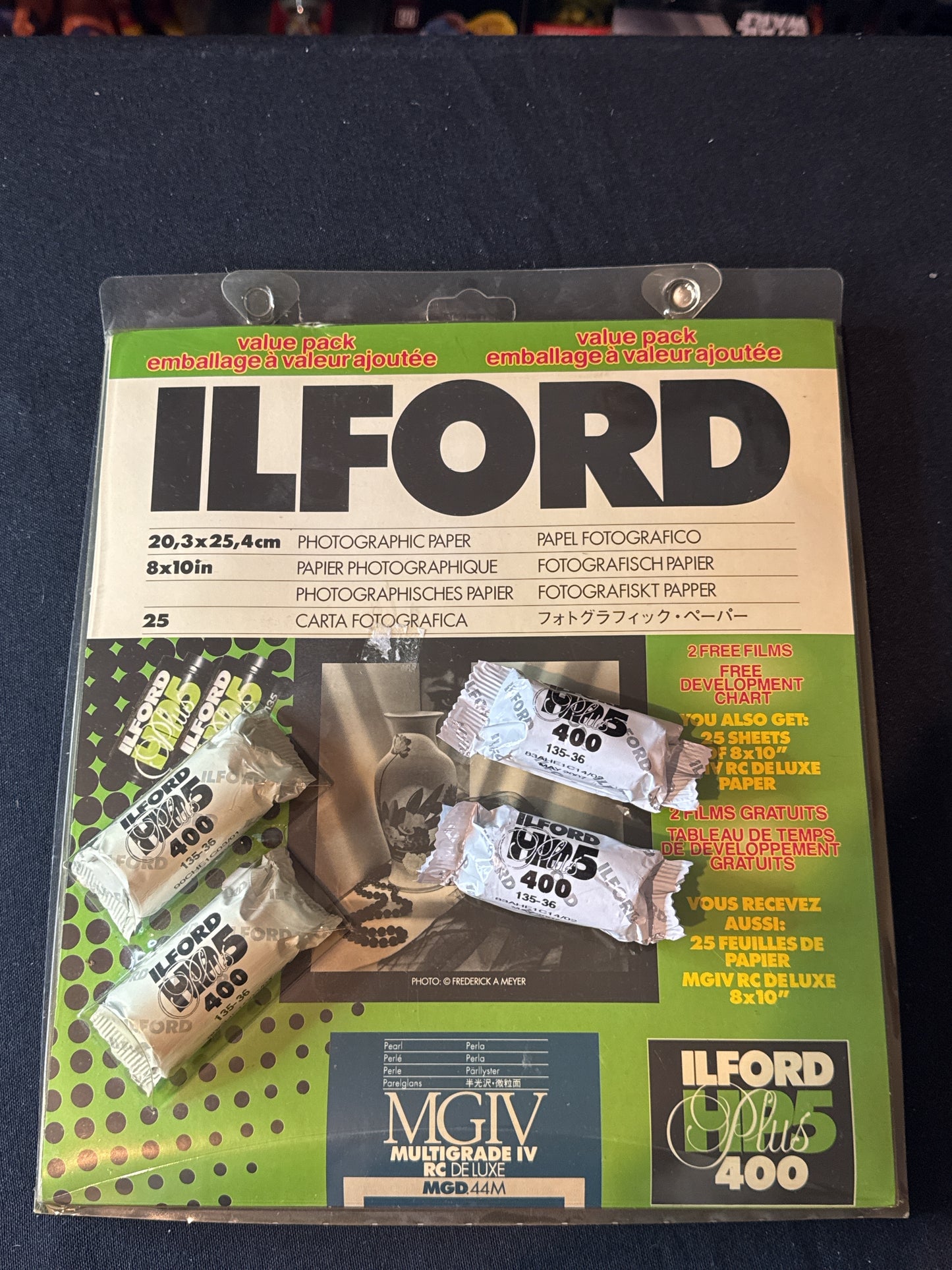 25-Sheet Pkg Ilford 8X10" MGIV RC Deluxe Pearl Paper w/ 4 Rolls Expired 400 Film May 2007