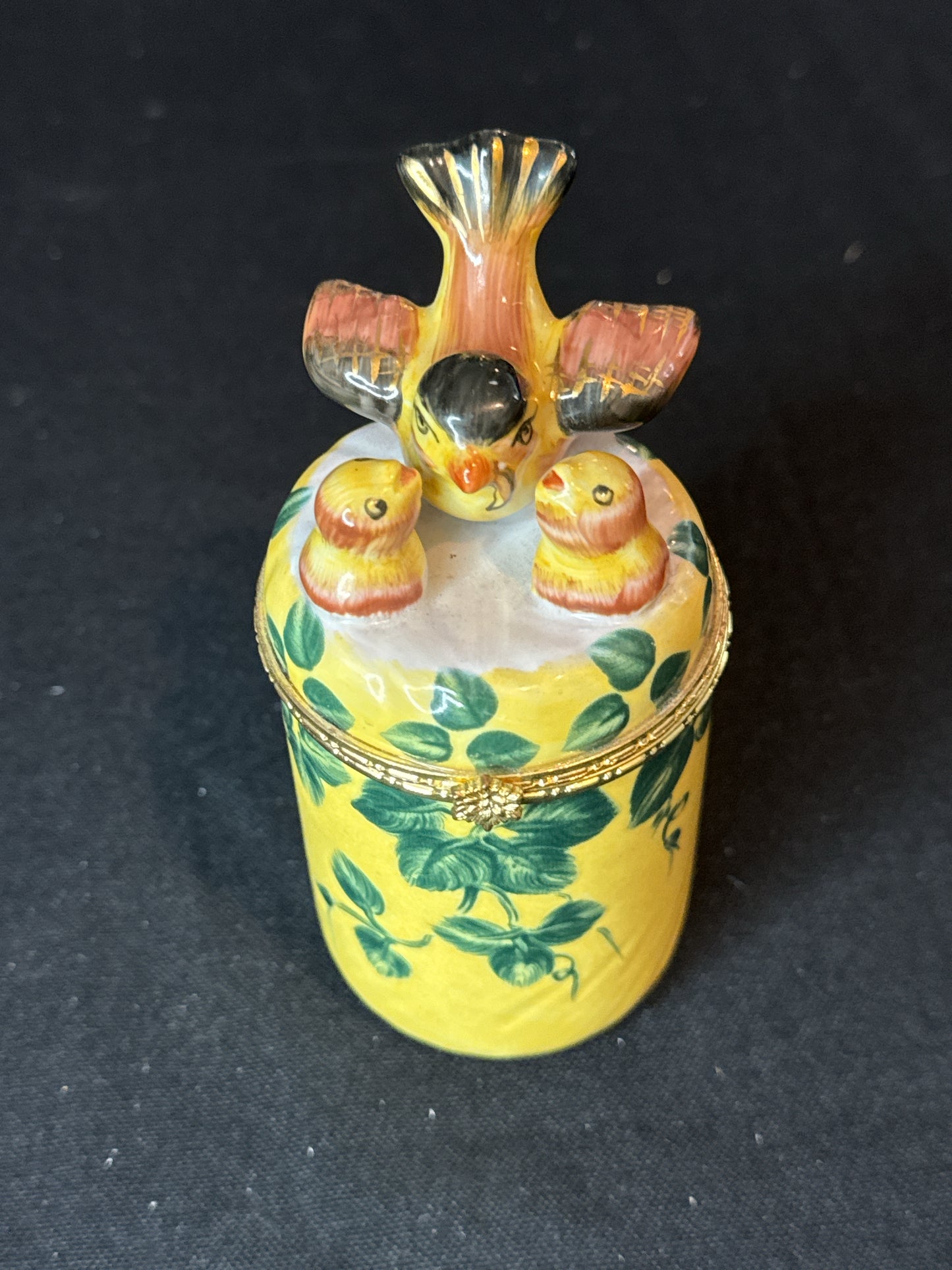 Bombay 4.75" Porcelain Gold Trim Lid Candle Mother Bird and Baby 3331271