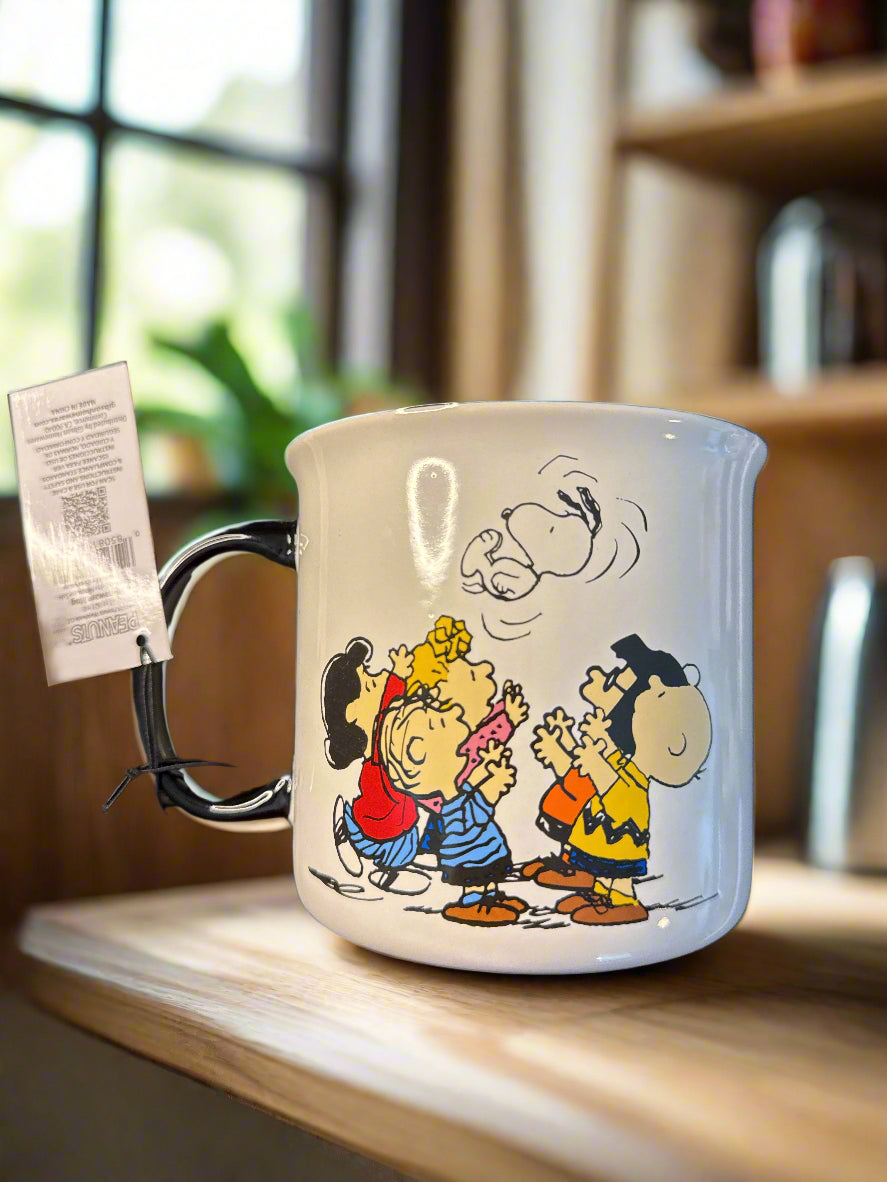Gibson Peanuts Large Coffee Cup Mug Peanuts Gang Snoopy Black Handle 4.25" Tall New