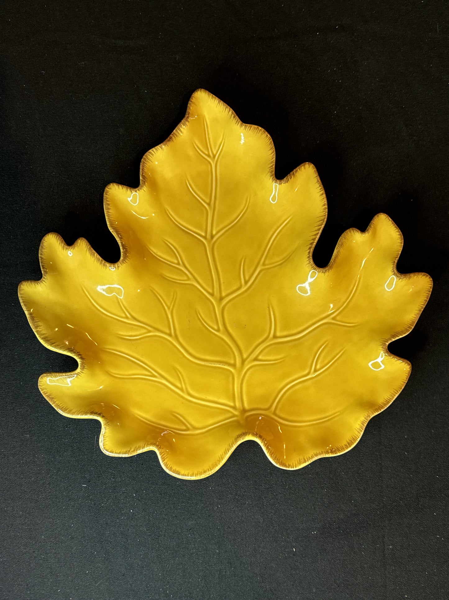 Harry & David Golden Yellow Ceramic Maple Leaf Plate 11.75"