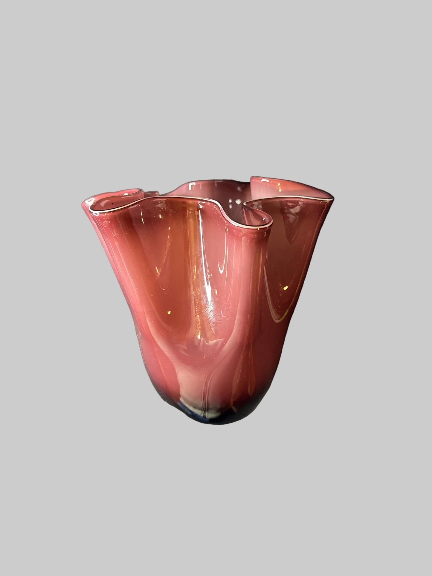 Beautiful Ruffle Edge Handkerchief Art Glass Vase 7 3/8" Tall x 7 3/8" Wide