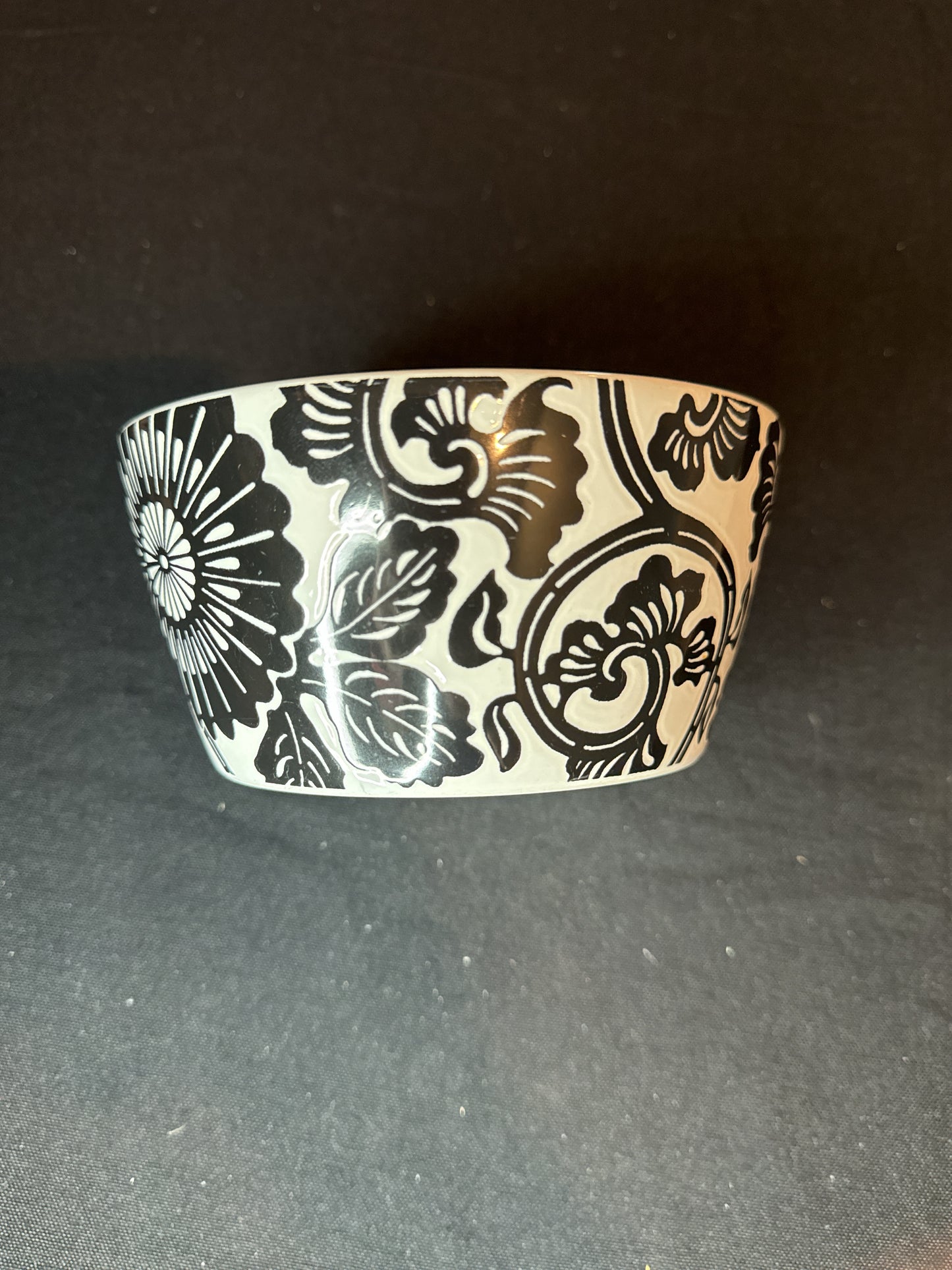 Roscher Chelsea Collection Set of 3 Bowls Black & White Floral Pattern 5.75" Wide 3" High