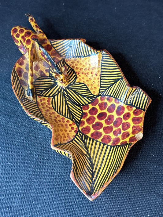 Hand Painted Hand Carved Kenyan African Drinking Giraffe Wood Bowl 8" X 3"