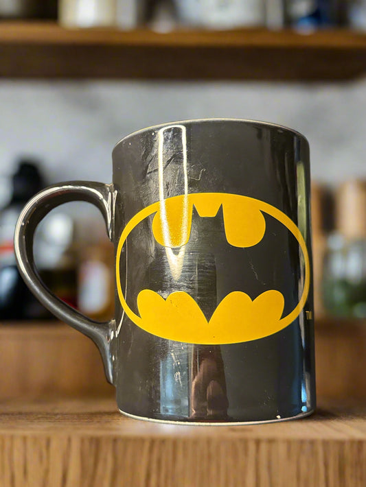 Warner Bros. Studio Tour Classic Batman Shield Coffee Mug Cup Large 4.75" Tall