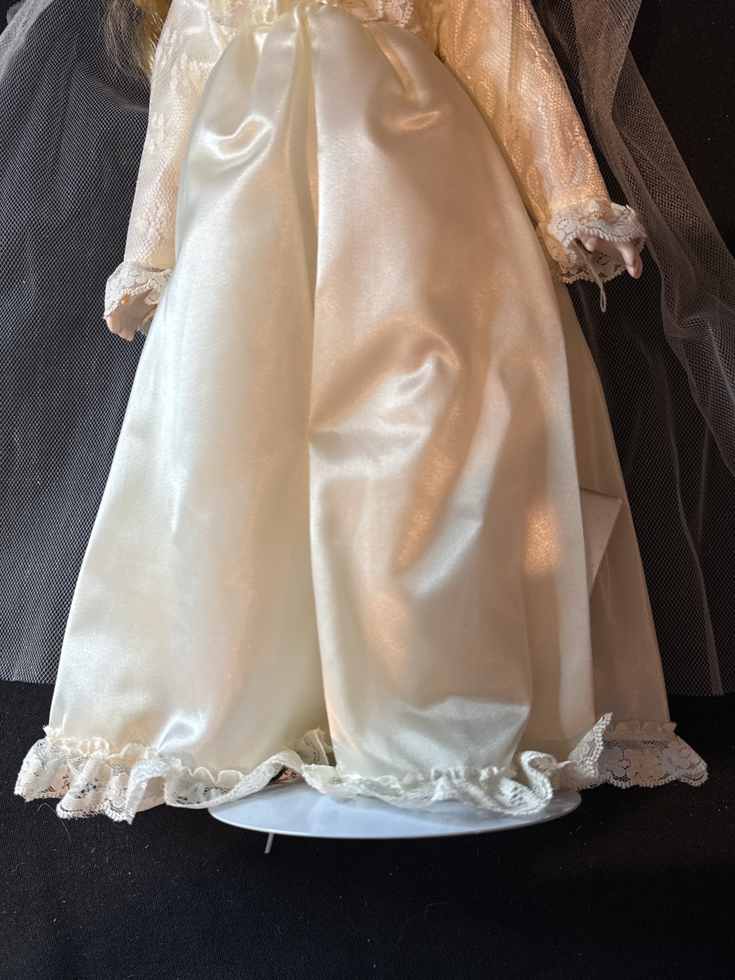 Porcelain Bride Doll The Heritage Mint Collection 16" Tall w/ Stand