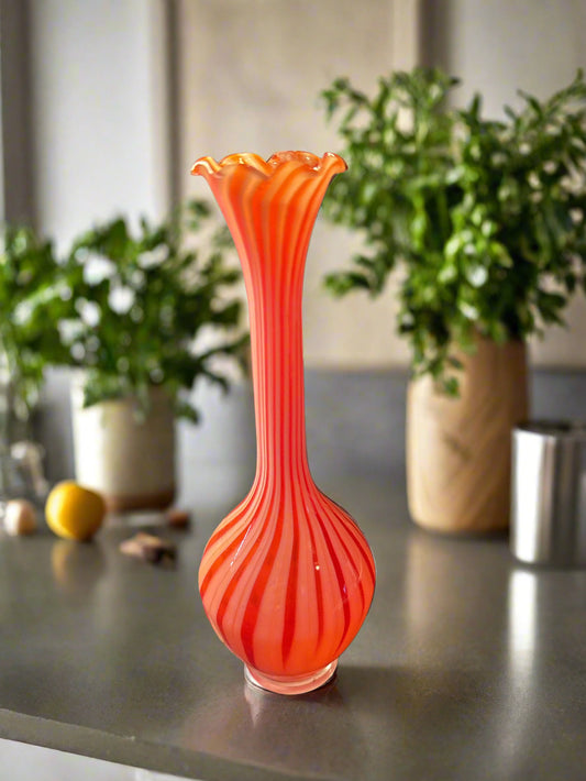 Vintage Candy Cane Striped Red/White Art Glass Bud Vase Ruffle Edge 8" Tall