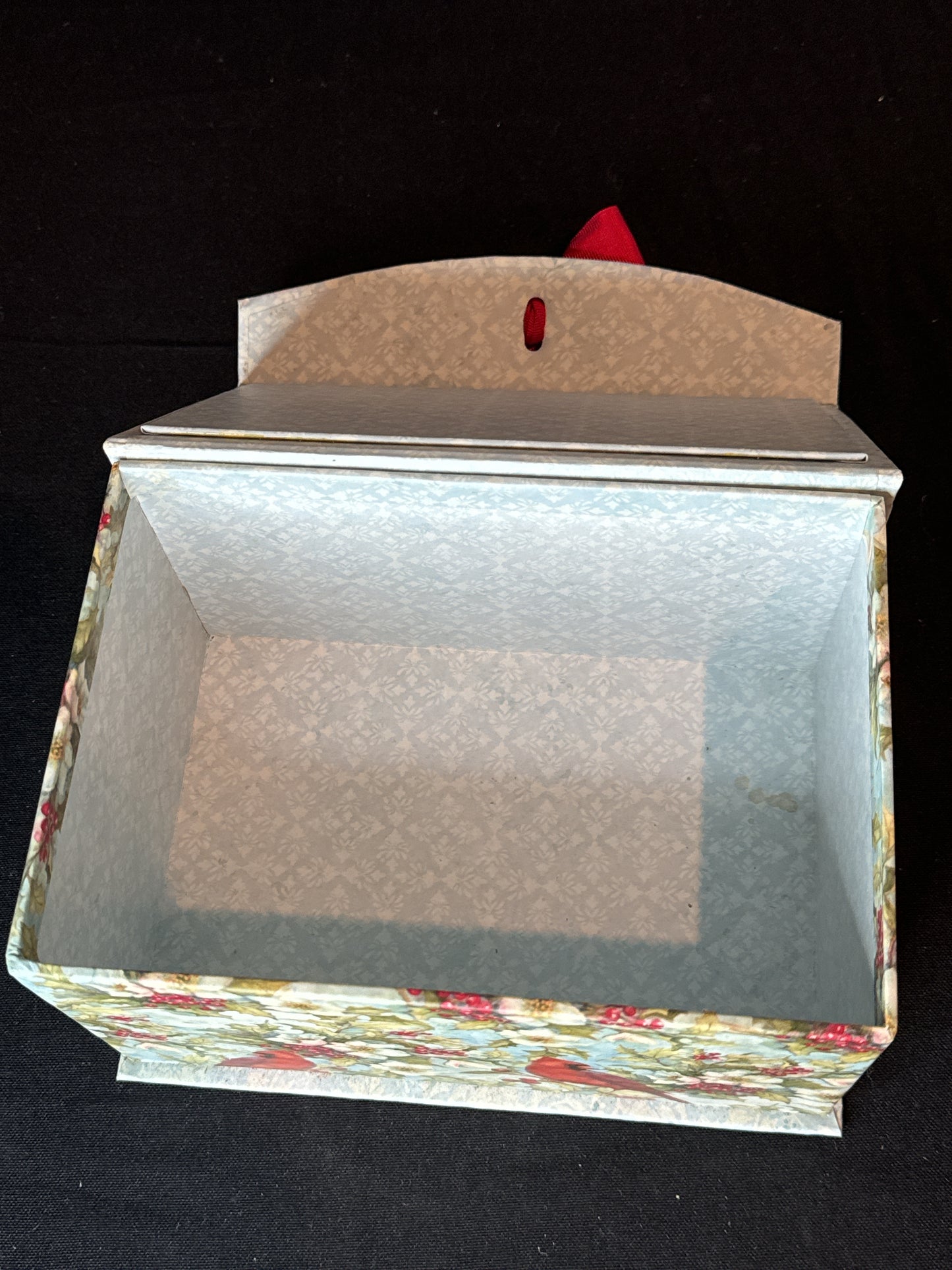 Susan Winger Decorative Flip Box Cardinal Design 8" X 5.5" X 4.5"