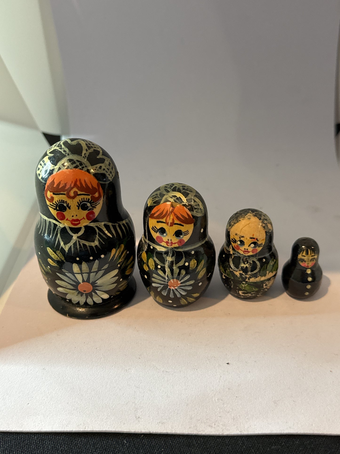4 Piece Russian Nesting Dolls Matryoshka Nesting Dolls 3.5" Tall