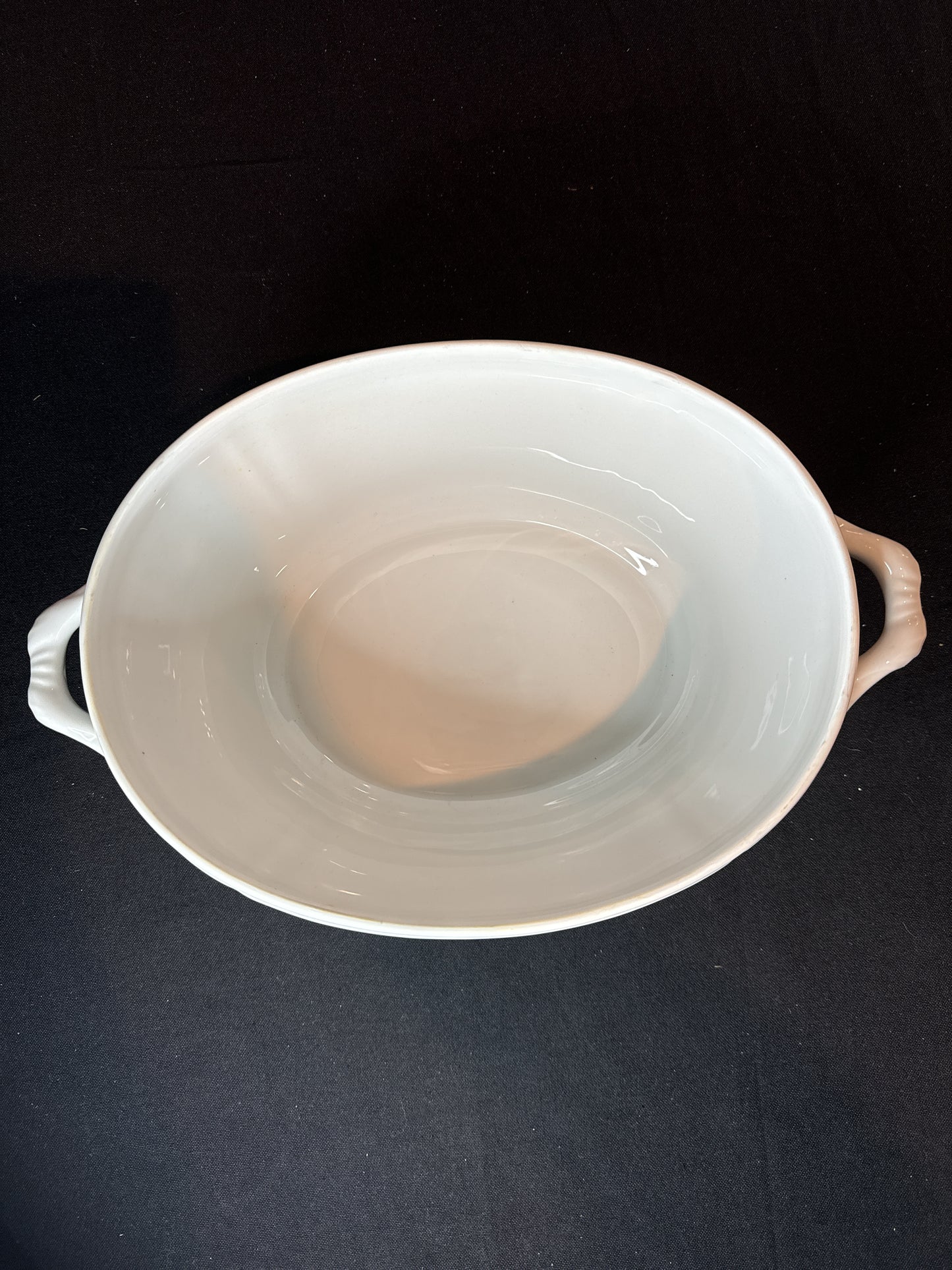 Richard Ginori White Antico Doccia Tureen & Lid 10 7/8" Wide 9.25" Tall Crafted in Italy