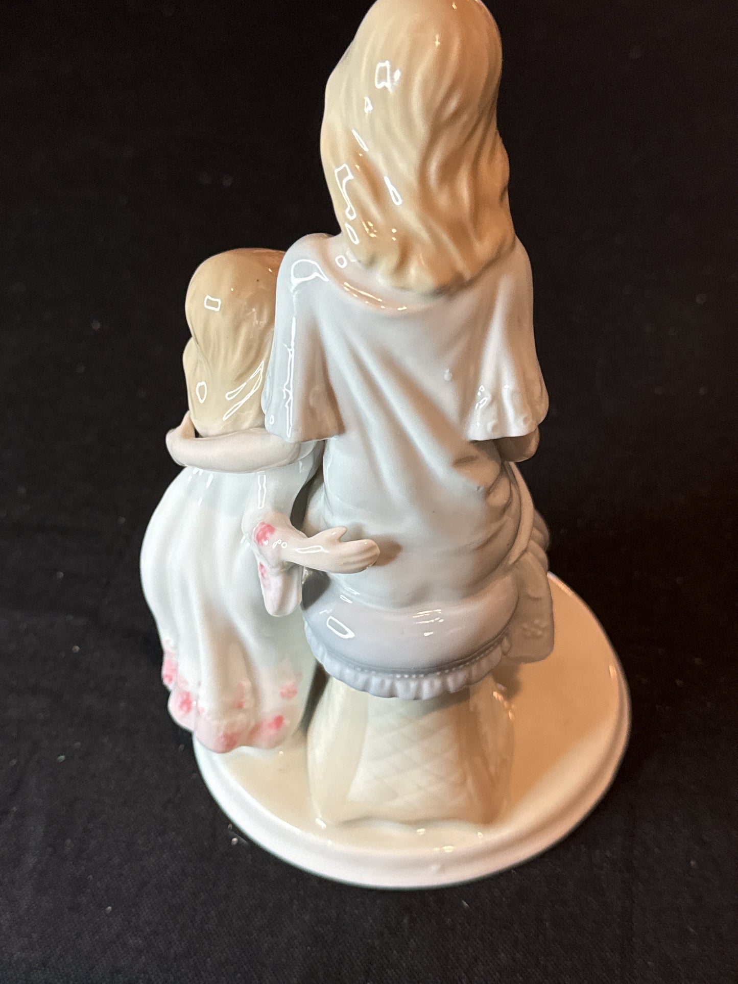 Meico Inc. Porcelain Mother & Child Reading A Book Pastel Figurine 8" Tall