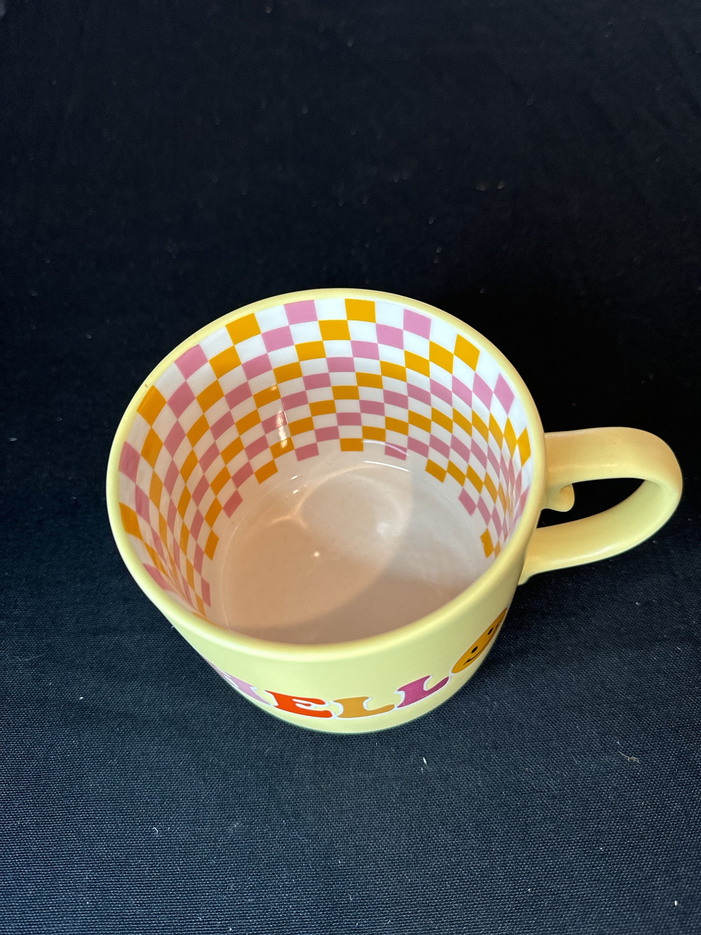 Yellow Hello Happy Coffee Mug/Cup w/ Checkered Interior 3.75" Tall