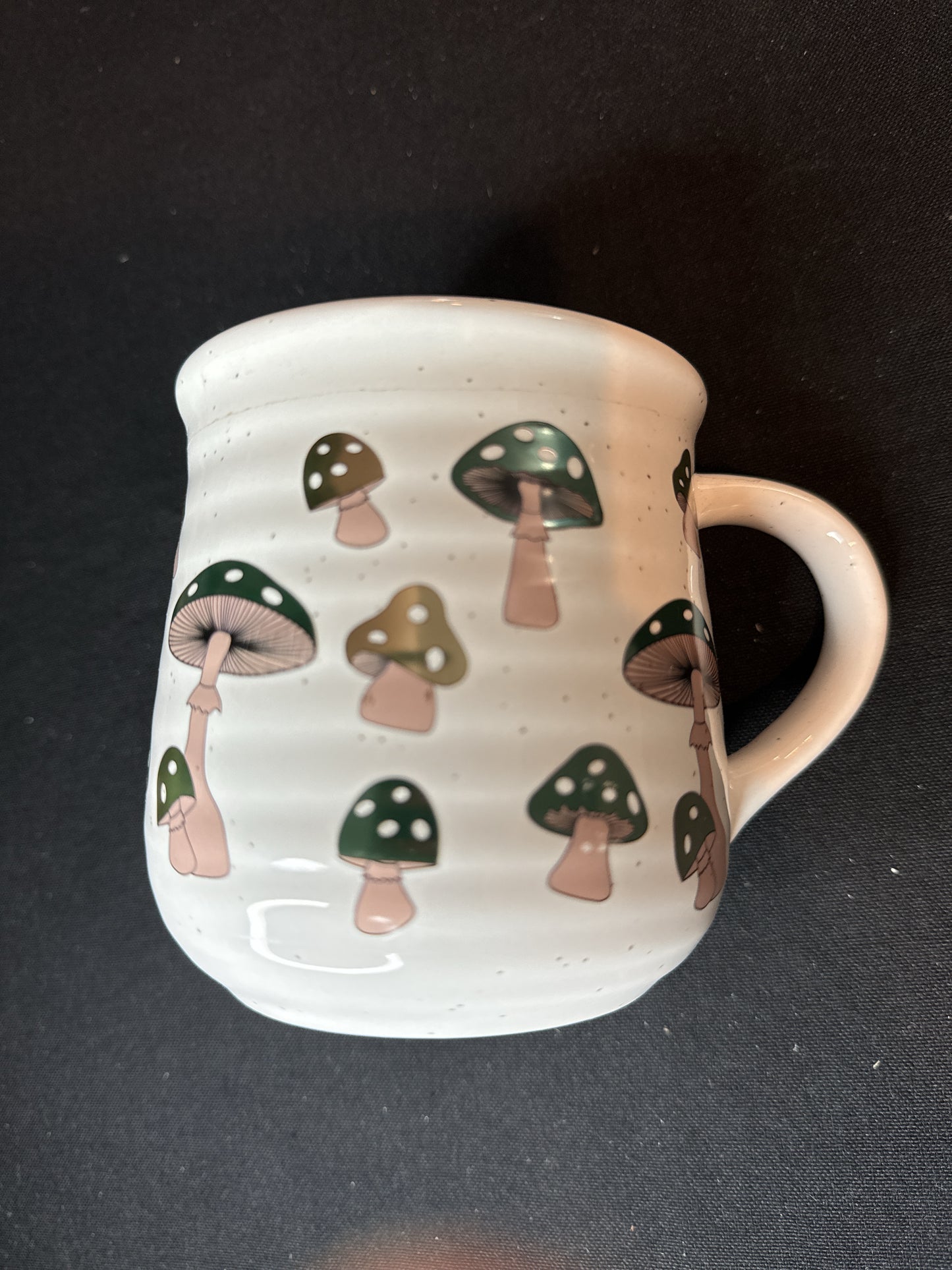 Green & White Mushroom Coffee Mug/Cup w/ Green Interior 4.25" Tall New Inventory