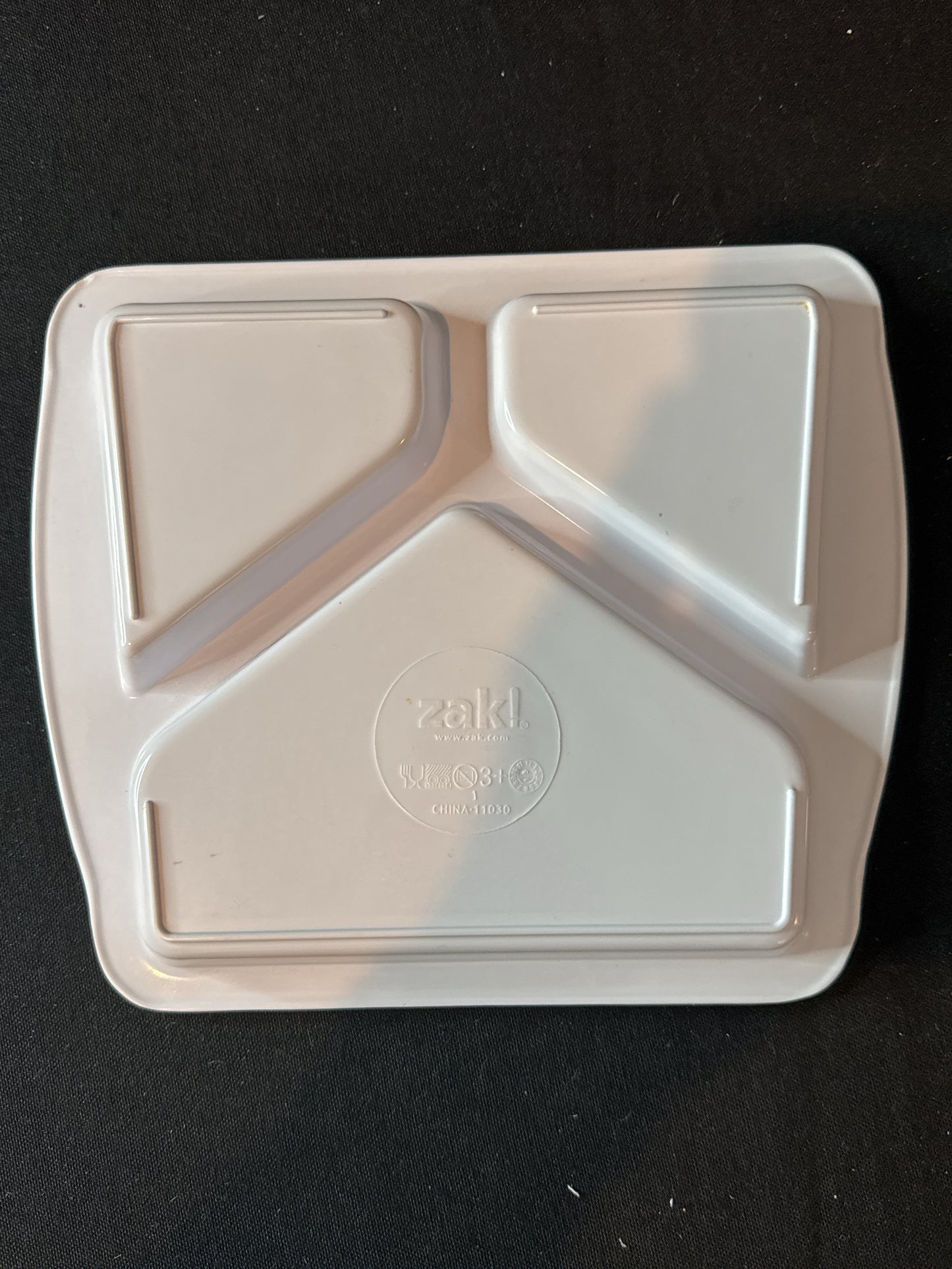 Zak! Designs Star Wars Divided Kids Tray Plate Darth Vader, R2-D2, Yoda 7 3/4" High 8" Wide