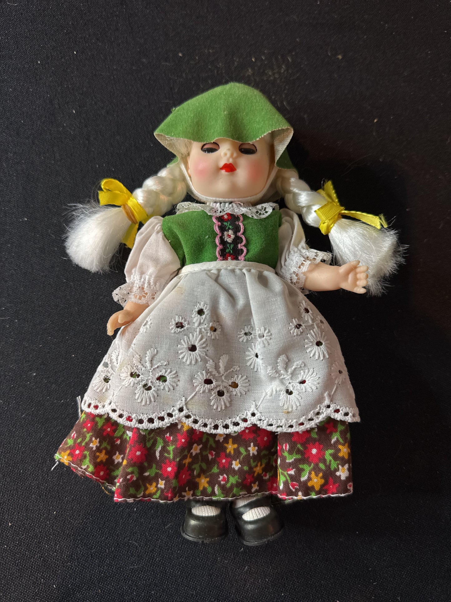 Bookcase Collectable Doll The New Bright Collection No. 900 Austria 1992