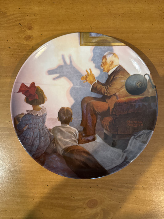 Knowles Norman Rockwell "The Shadow Artist" Collector's Plate 8.5" Wide Plate # 10672E