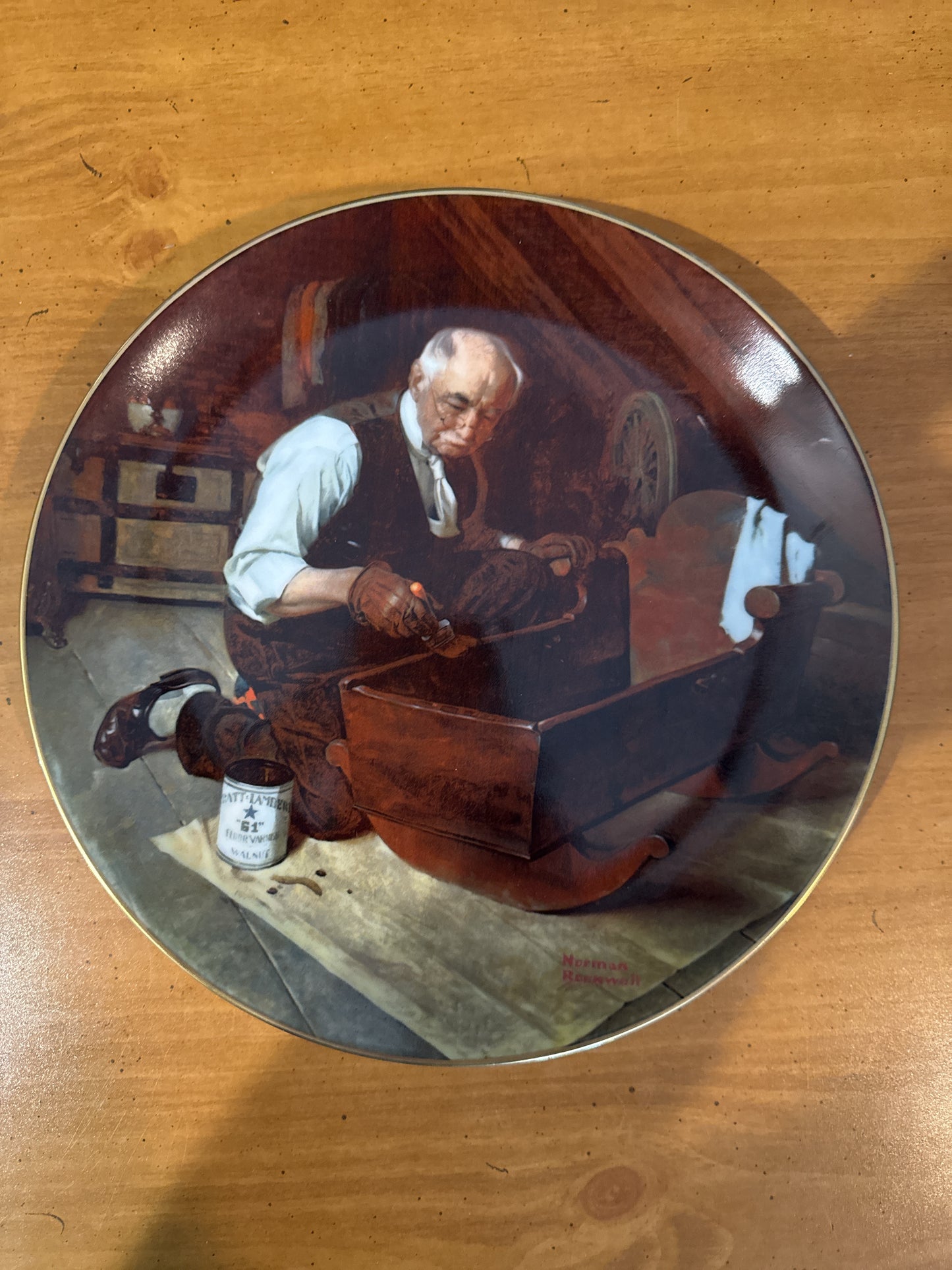 Knowles Norman Rockwell "Grandma's Gift" Collector's Plate 8.5" Wide Plate # 6071N