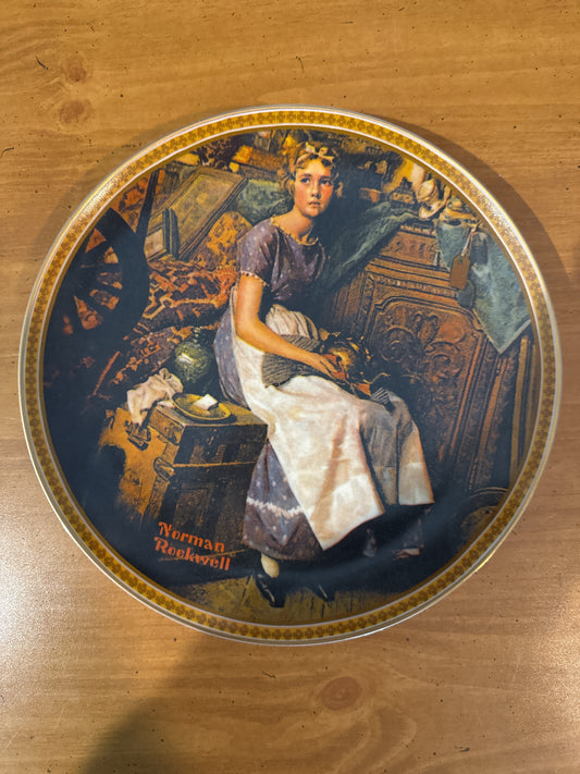 Knowles Norman Rockwell "Dreaming In The Attic" Collector's Plate 8.5" Wide Plate # 7515U