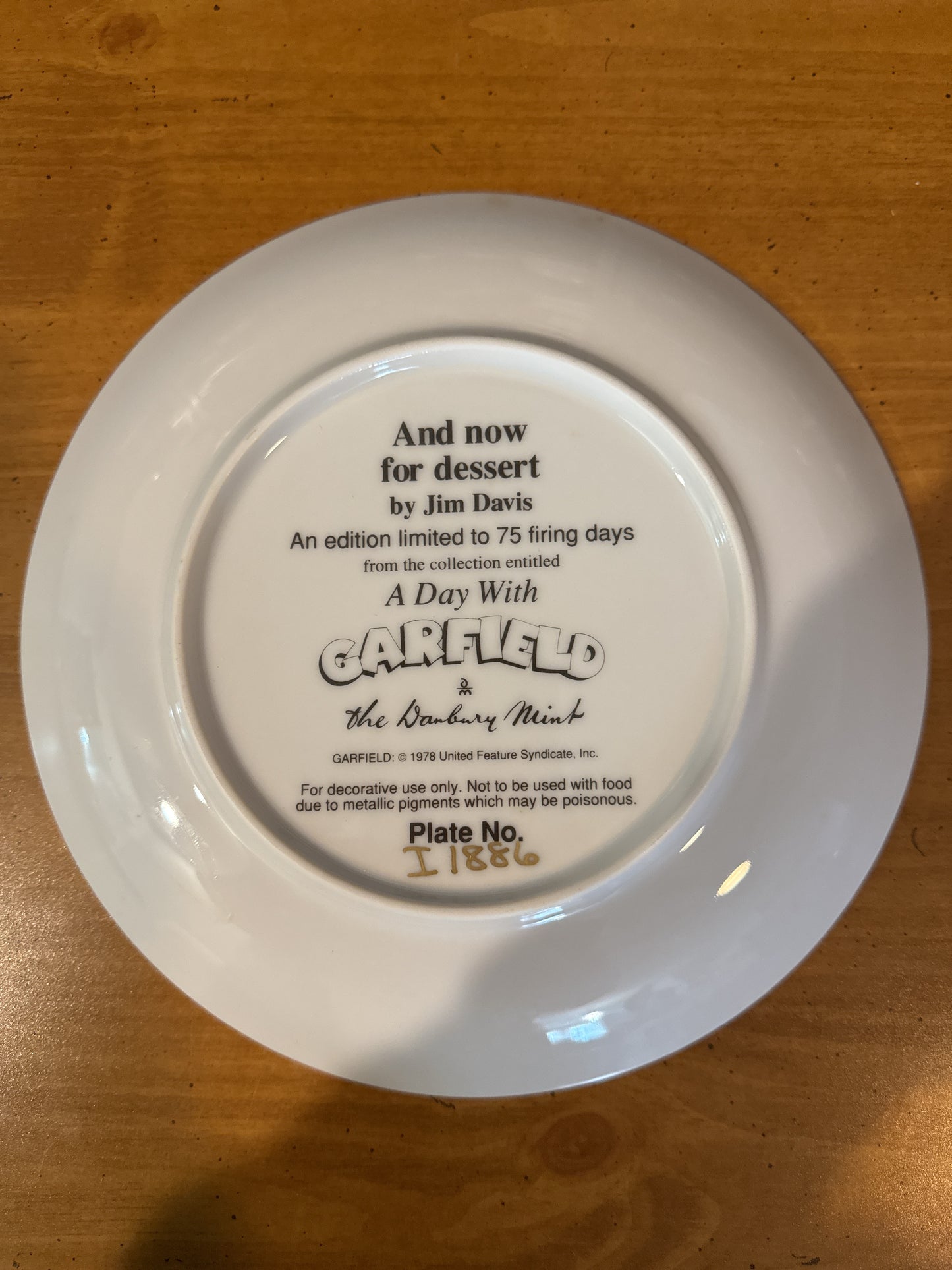 Garfield Collector's Plate by Danbury Mint "And Now For Dessert" 8.25" Wide Plate #I1886 Jim Davis