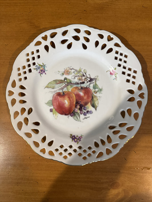 Formalities by Baum Bros. 10" Collector's Plate Apples w/ Gold Trim