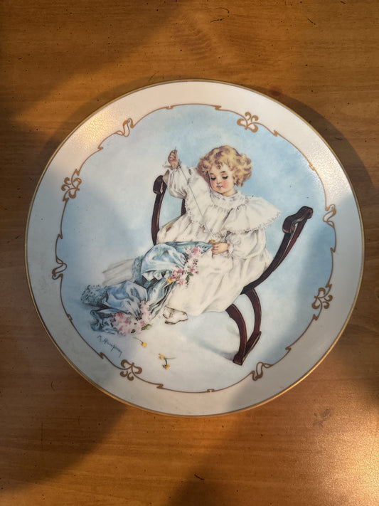 Little Ladies by Maud Humphrey Bogart The Seamstress 8.5" Plate # 1368B