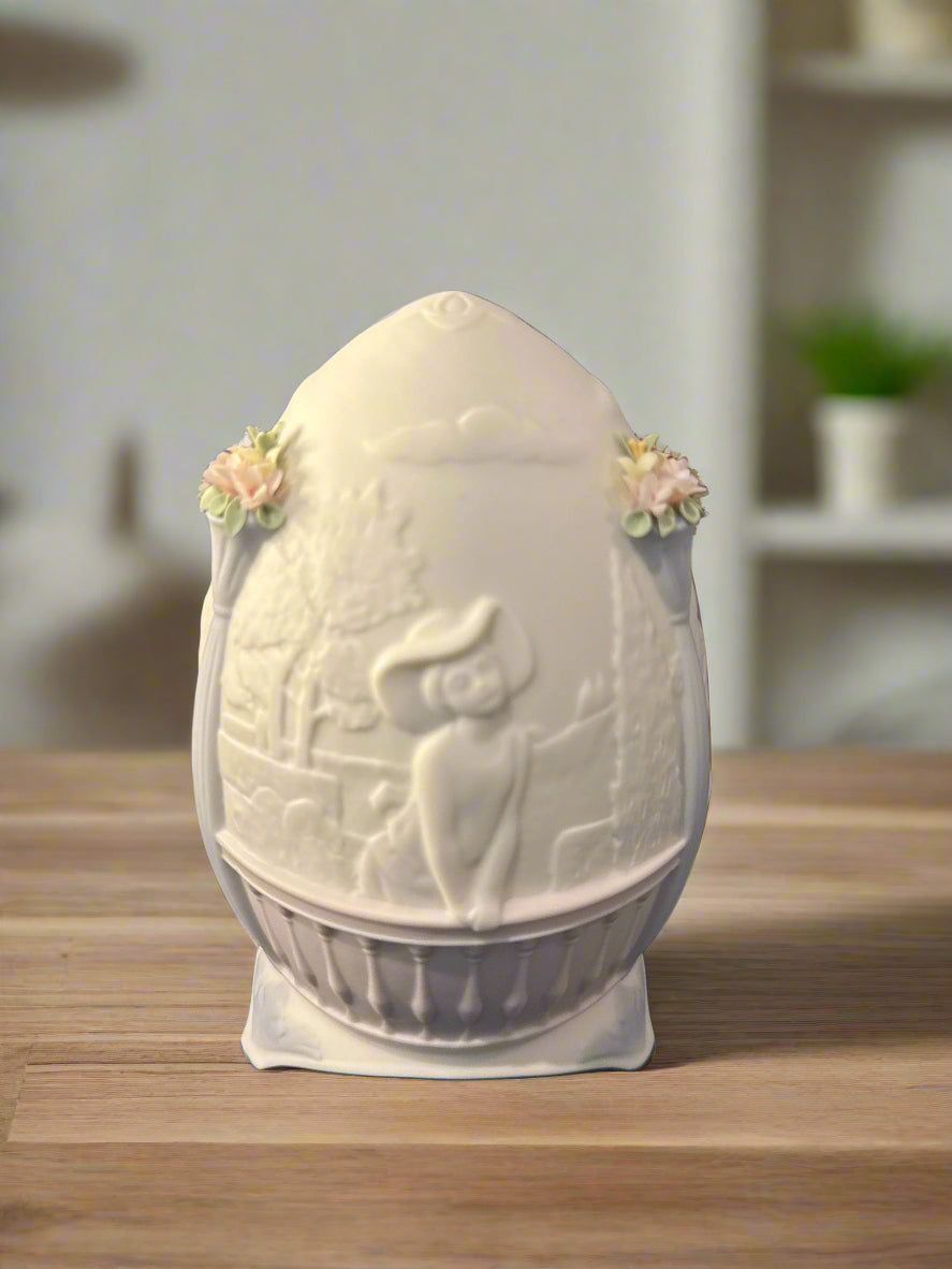 Lladro Garden Stroll 1998 Annual Egg Porcelain 5.25" Tall In Box