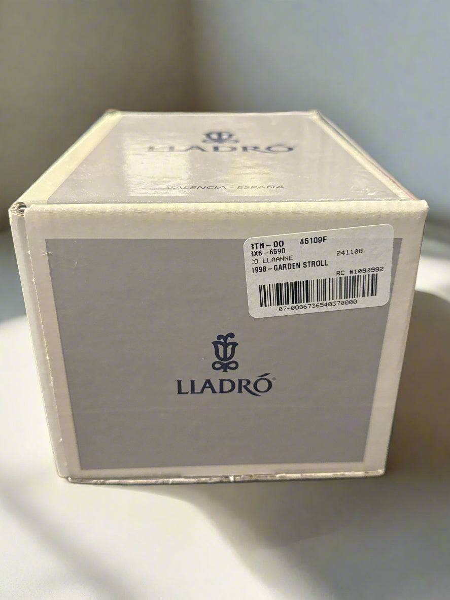 Lladro Garden Stroll 1998 Annual Egg Porcelain 5.25" Tall In Box