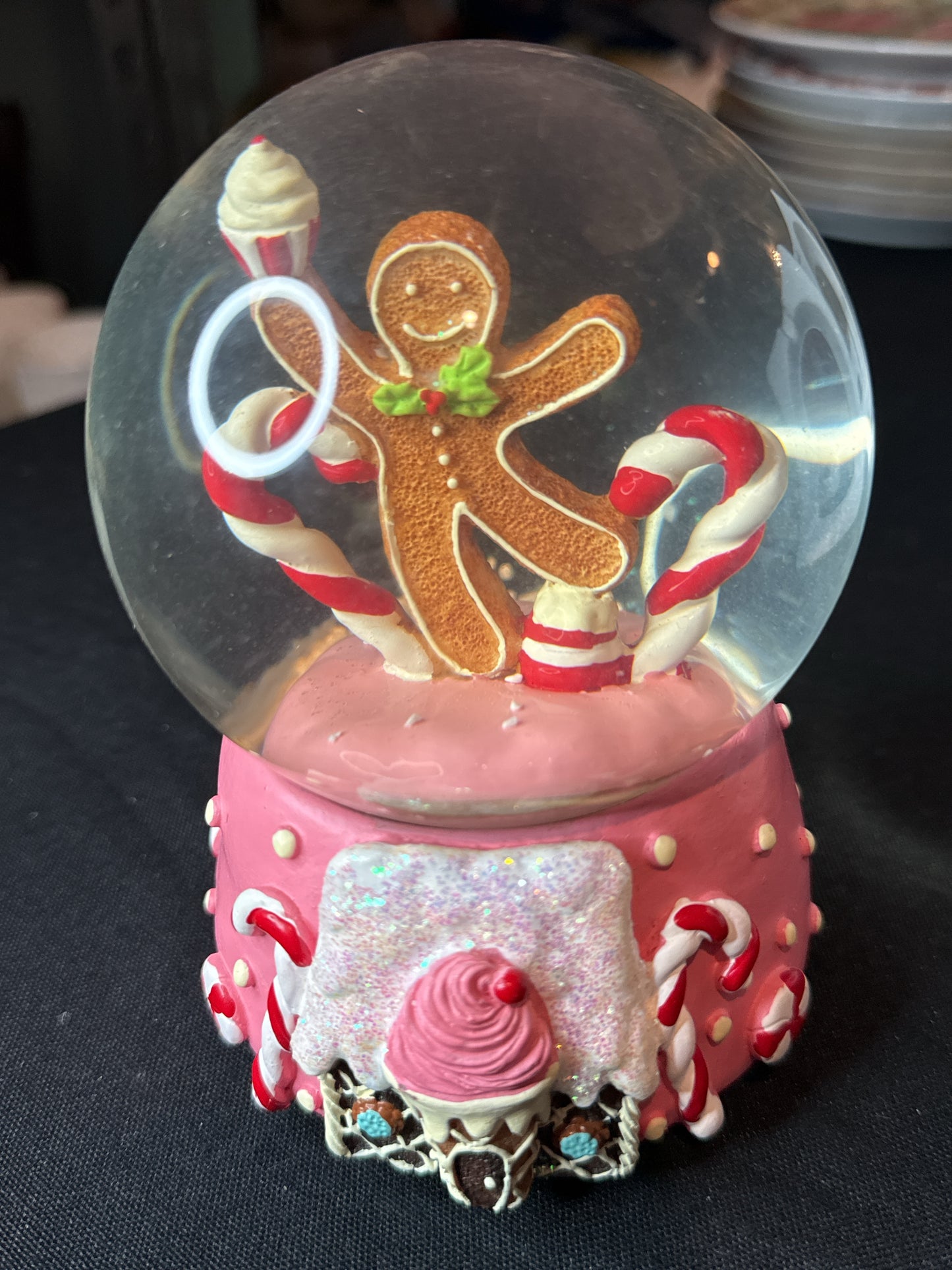 North Pole Trading Co. Gingerbread Man Musical Snow Globe "12 Days of Xmas" New in Box