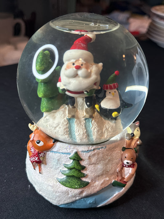 North Pole Trading Co. Santa Clause Musical Snow Globe "Jingle Bells" New in Box