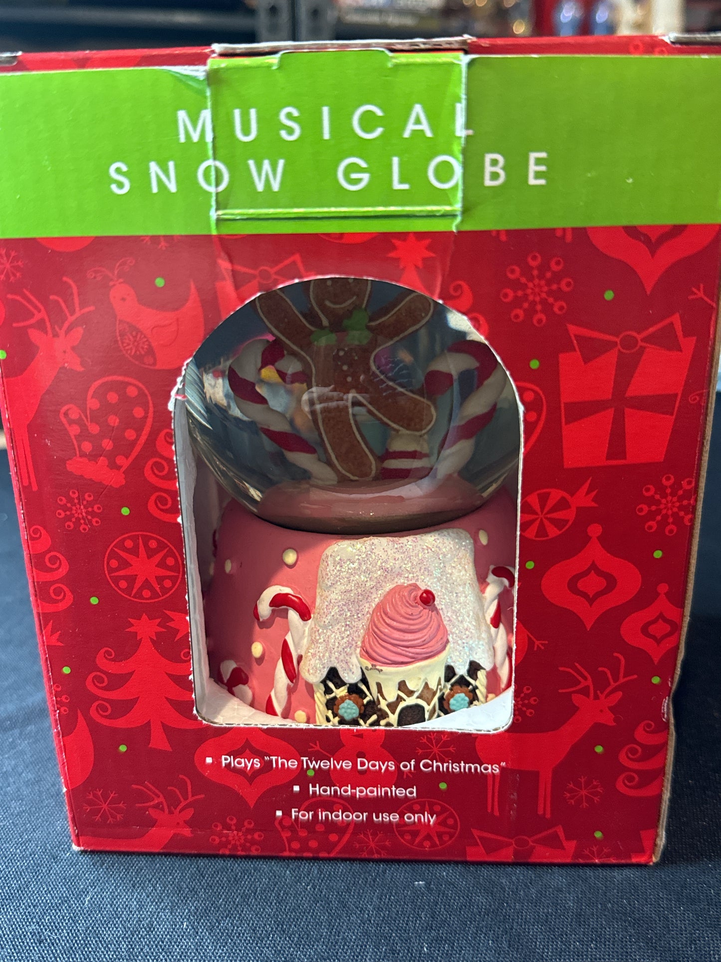 North Pole Trading Co. Gingerbread Man Musical Snow Globe "12 Days of Xmas" New in Box