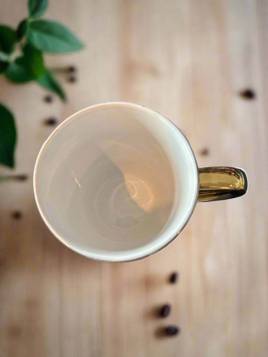 Large 4.5" Tall Gold Color Reflective Lips Coffee Cup/Mug White Interior