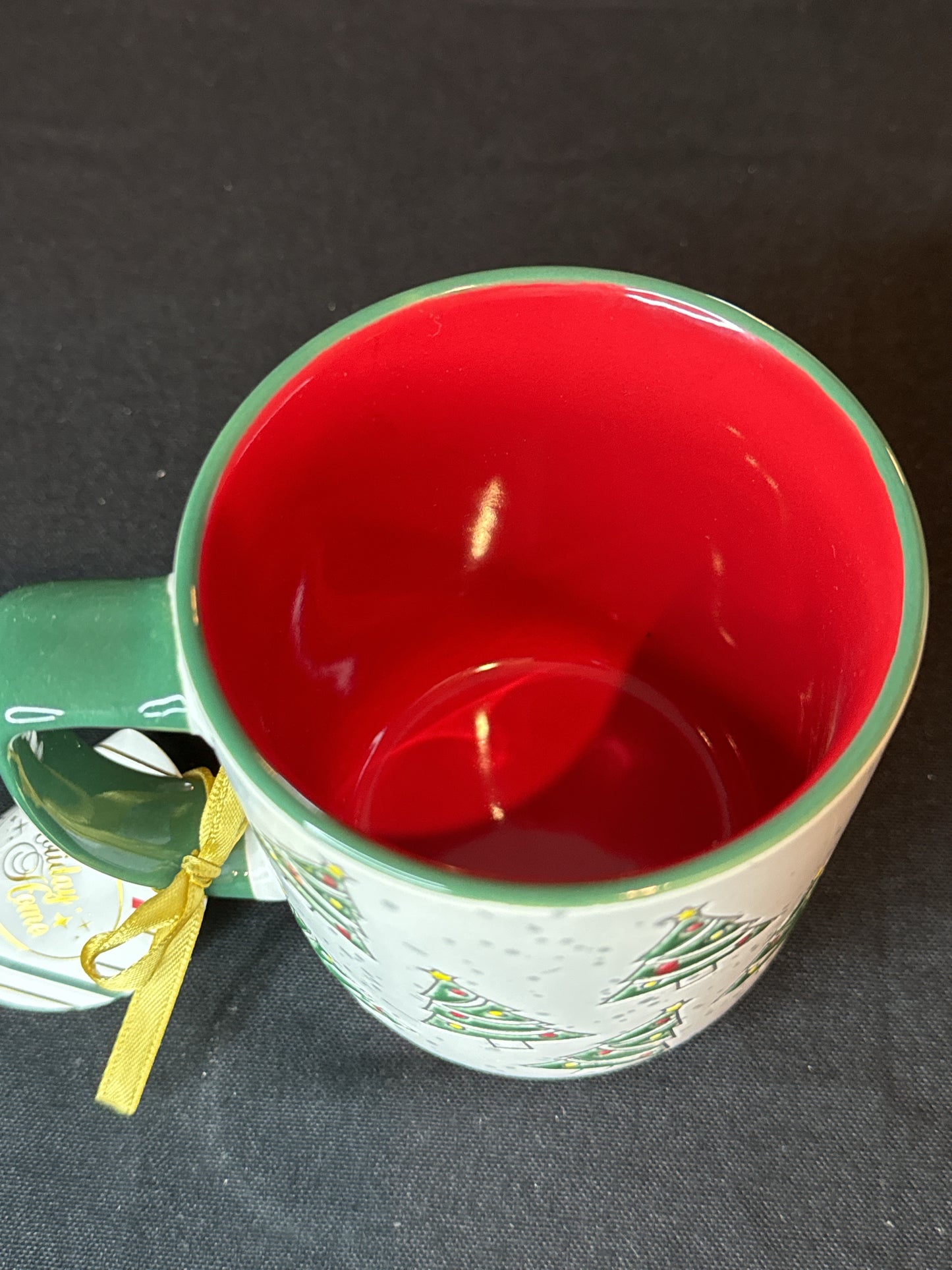 Christmas Tree Coffee Mug with Red Interior and Christmas Tree Emblem Inside 14oz 4.25" Tall New