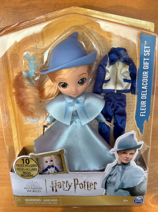 Harry Potter Wizarding World Fleur Delacour 10-Piece Gift Set w/ 8" Doll 2 Outfits New in Box