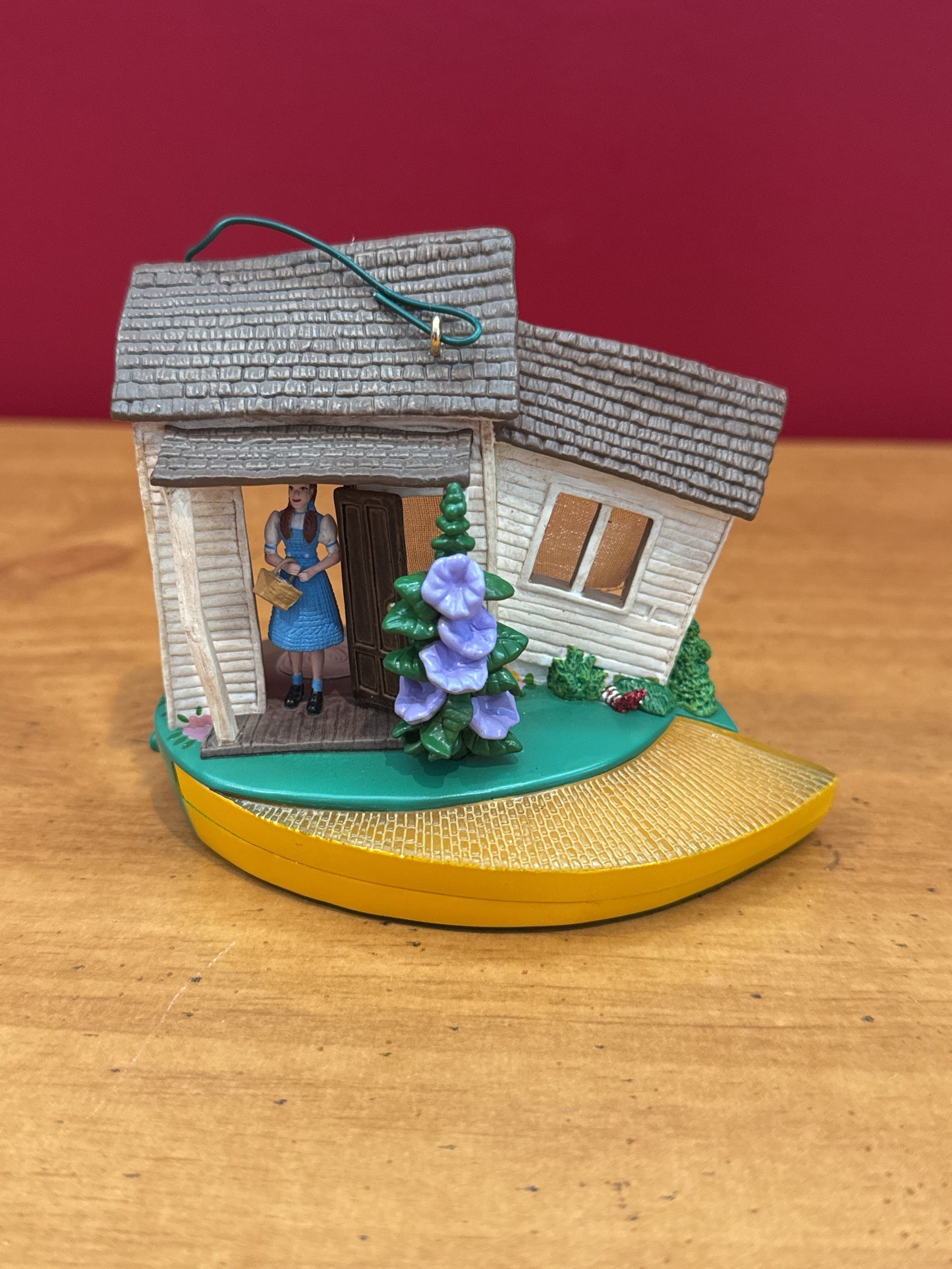 Hallmark Wizard of Oz "Over the Rainbow" Light Music 2005 Keepsake Works New in Box