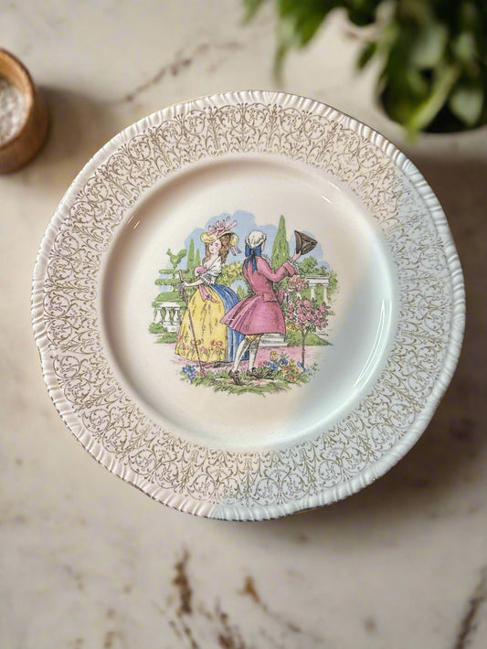 Homer Laughlin HLC490 Pattern 9.25" Wide Luncheon Plate Ruffled Edges